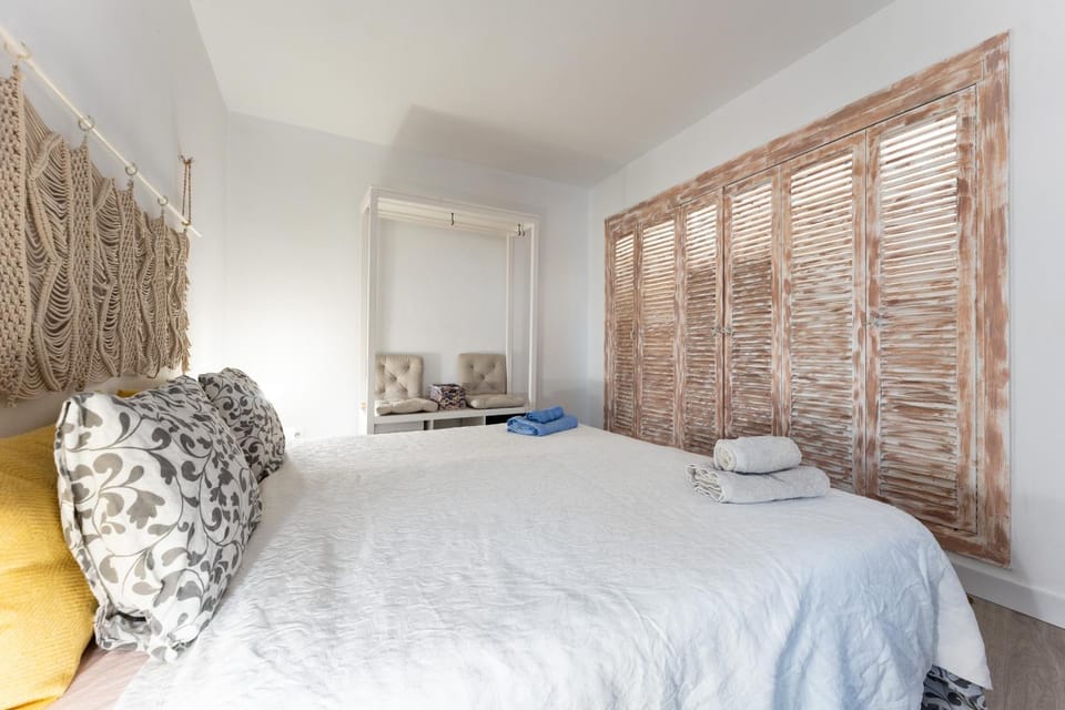 Living room, Bedroom