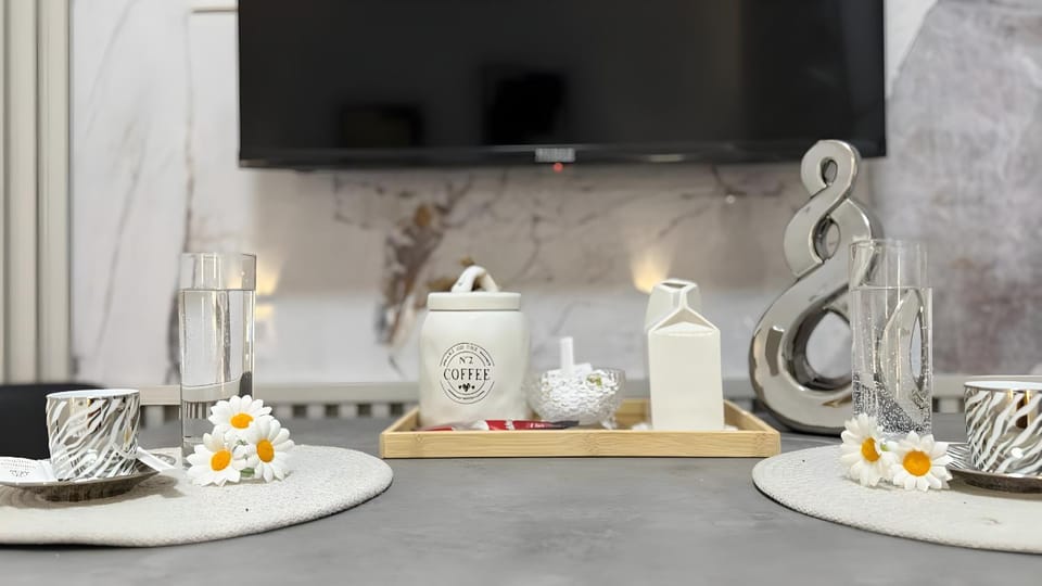 Kitchen or kitchenette, Food and drinks, Food