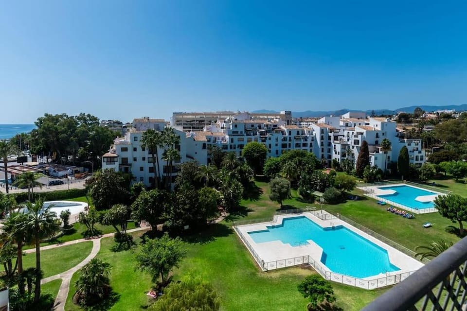 Day, Natural landscape, Pool view, Sea view, Swimming pool, sunbed