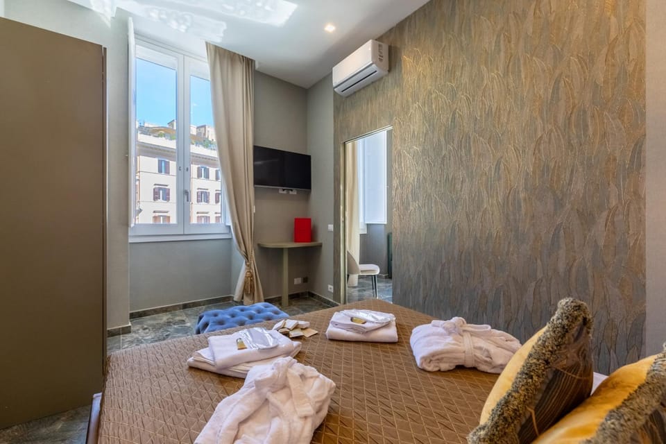 Bed, TV and multimedia, Photo of the whole room, Bedroom, furniture, towels