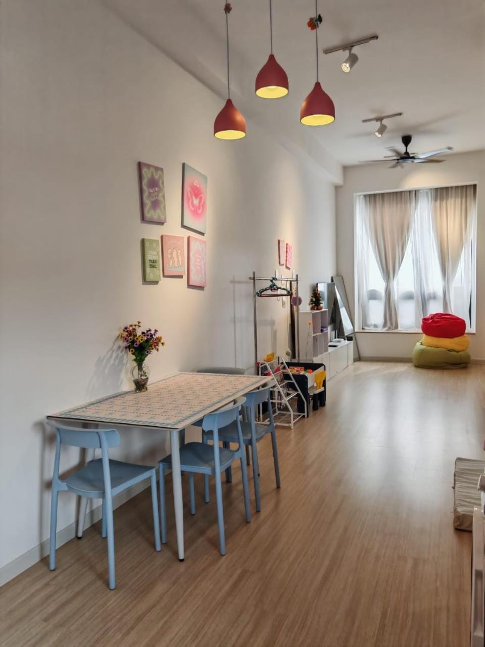 Living room, Dining area
