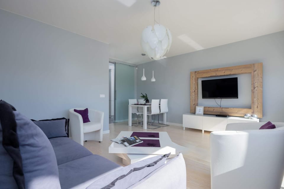 TV and multimedia, Seating area