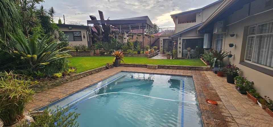 Garden, Swimming pool