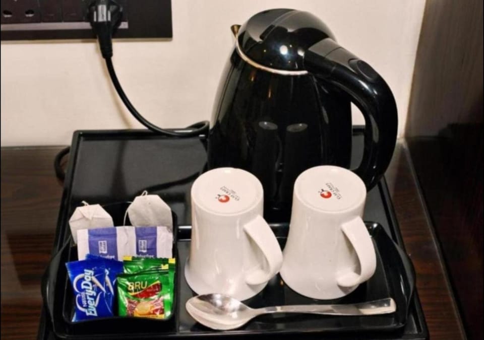 Coffee/tea facilities, room service