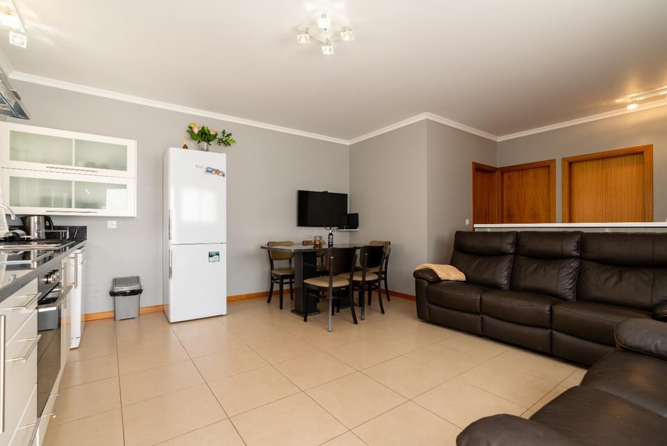 Green Doors - AC and free parking Apartment in Madeira District
