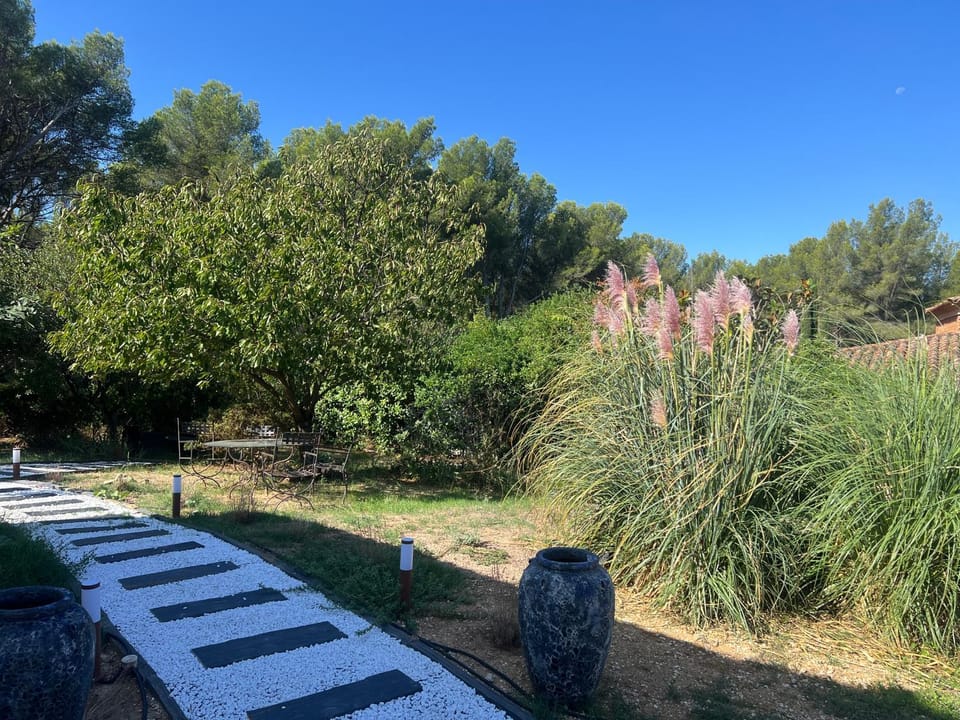 Restaurant/places to eat, Facade/entrance, Spring, Day, Natural landscape, Garden, Balcony/Terrace, Garden view, Swimming pool, Breakfast