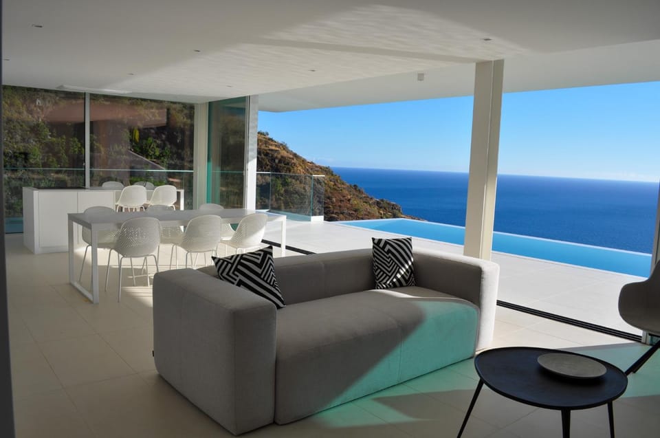 Day, Natural landscape, View (from property/room), Living room, Mountain view, Sea view