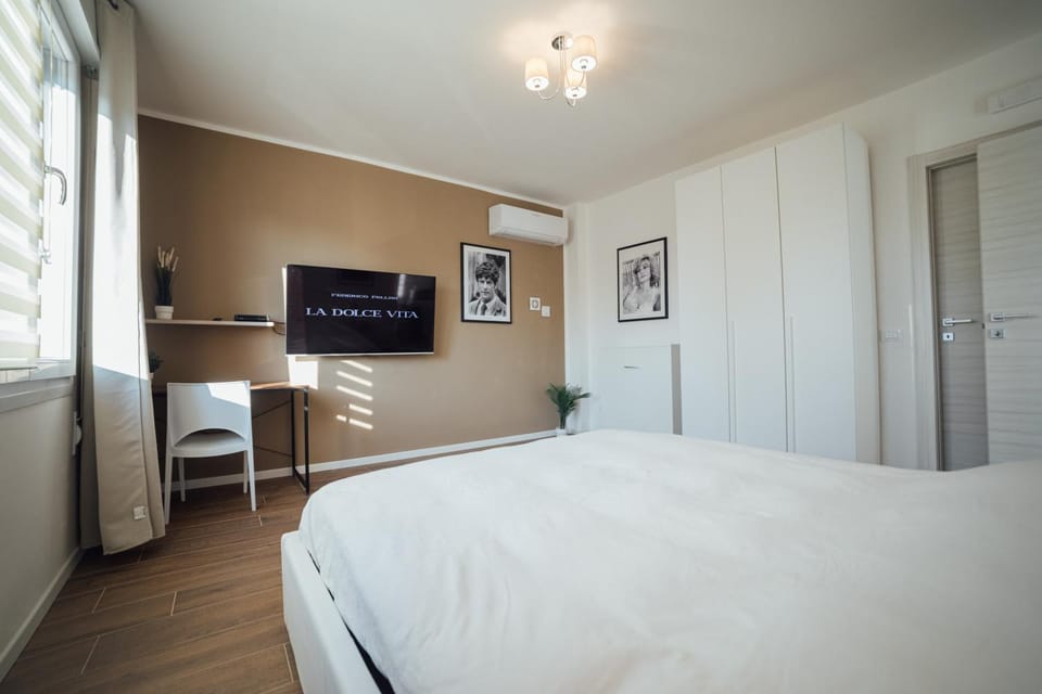 Bed, View (from property/room), Bedroom