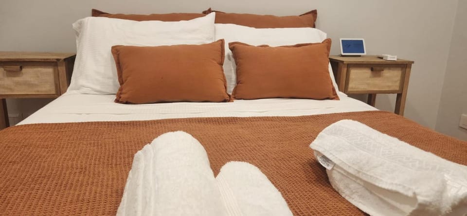 Photo of the whole room, Bedroom, towels