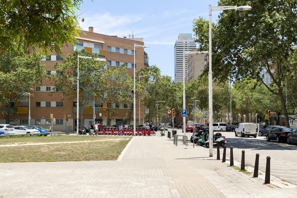 Neighbourhood, Street view