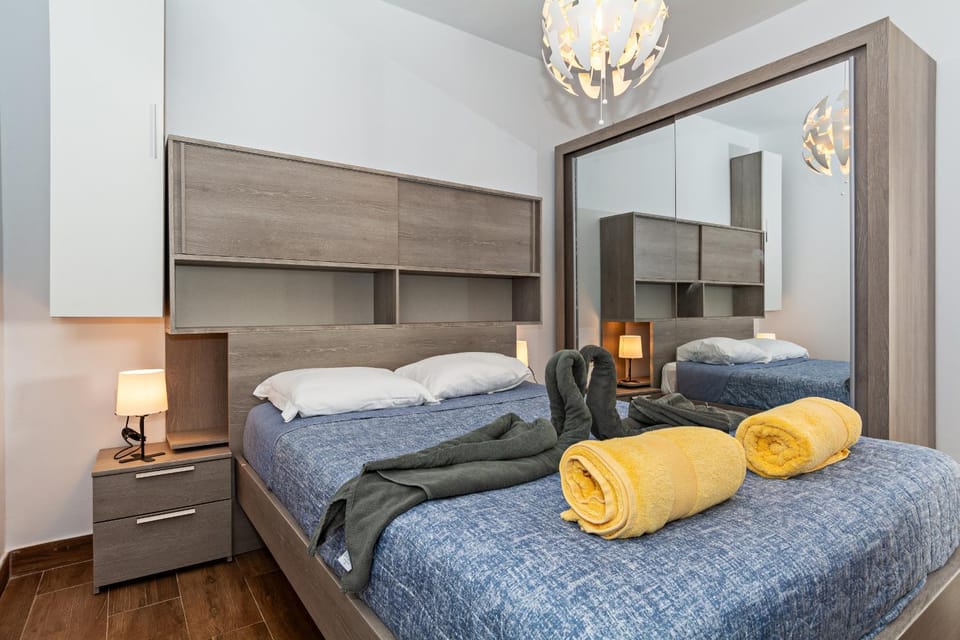 Bed, Bedroom