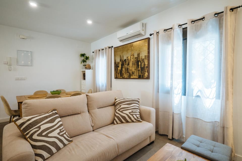 Communal lounge/ TV room, TV and multimedia, Living room