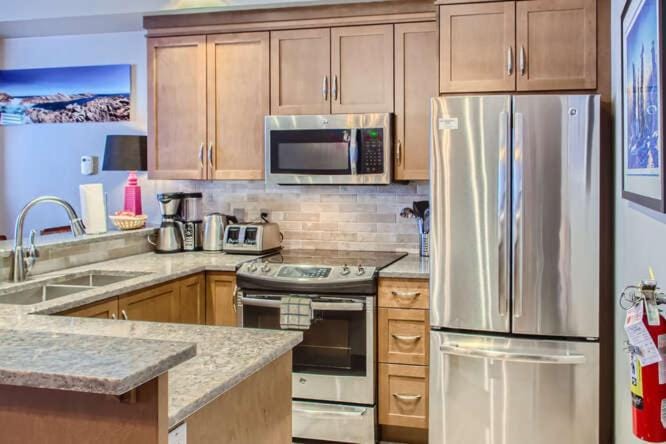 Stonegate Resort Unit B107 Apartment in British Columbia