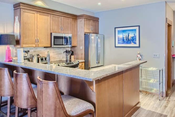 Stonegate Resort Unit B107 Apartment in British Columbia
