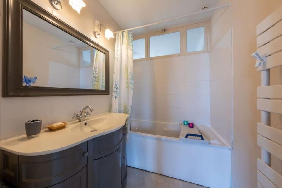 Bathroom, Bath