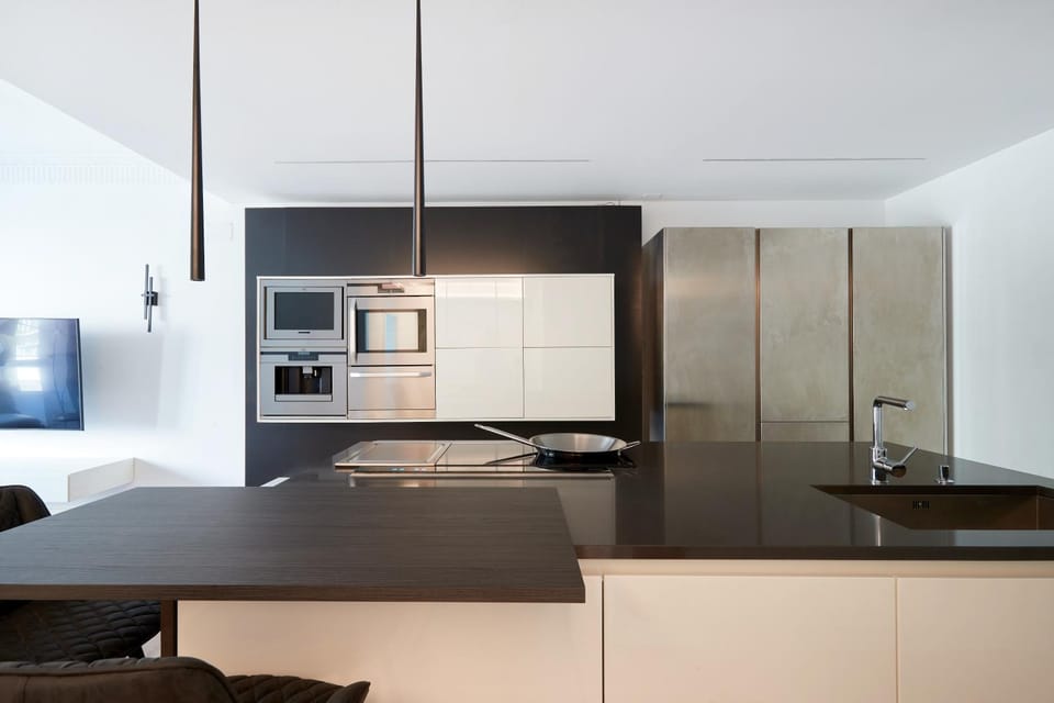 Kitchen or kitchenette, Dining area, oven, stove