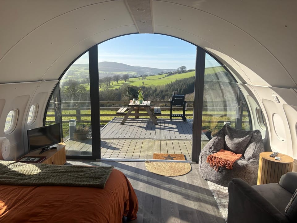 Patio, Bed, Natural landscape, View (from property/room), Balcony/Terrace, Living room, Seating area, Mountain view