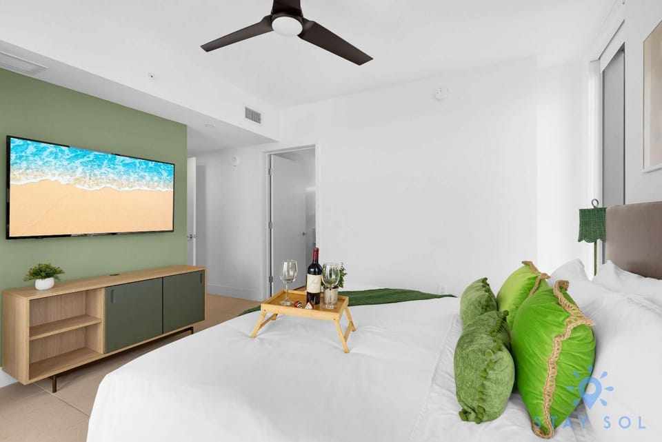 Luxury Apartment 3 Bedrooms Pool Gym Views & More Apartment in Miami