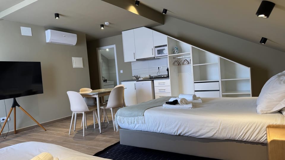 Lovely studio fully equipped near subway N12 Apartment in Lisbon