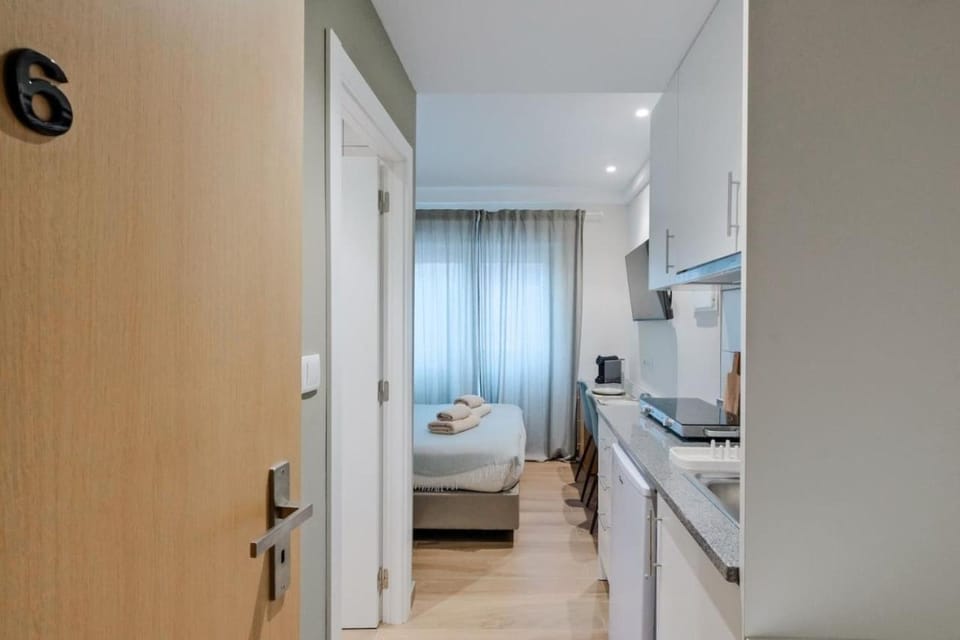 Lovely studio fully equipped near subway N6 Apartment in Lisbon