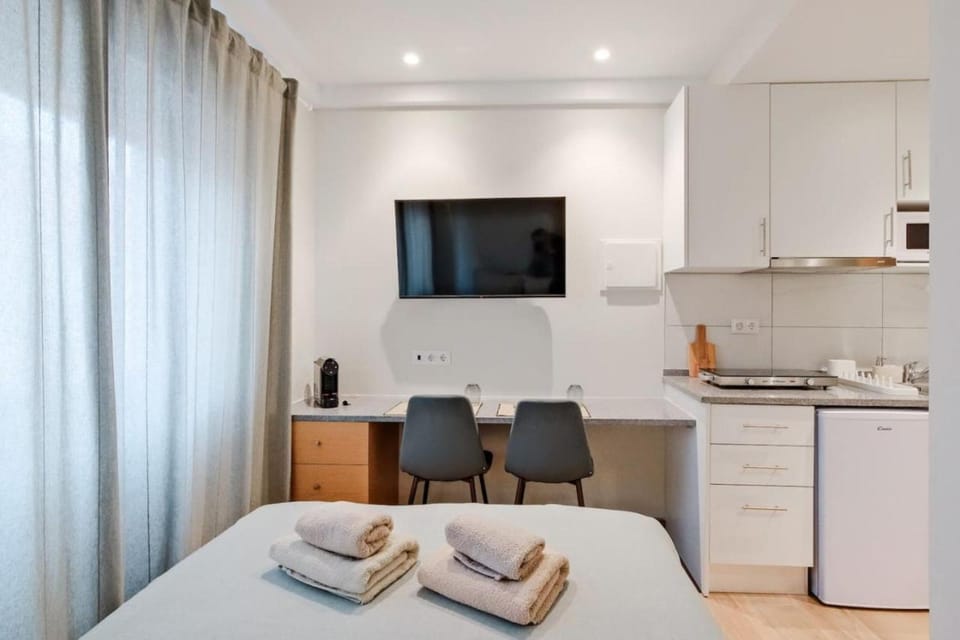 Lovely studio fully equipped near subway N6 Apartment in Lisbon