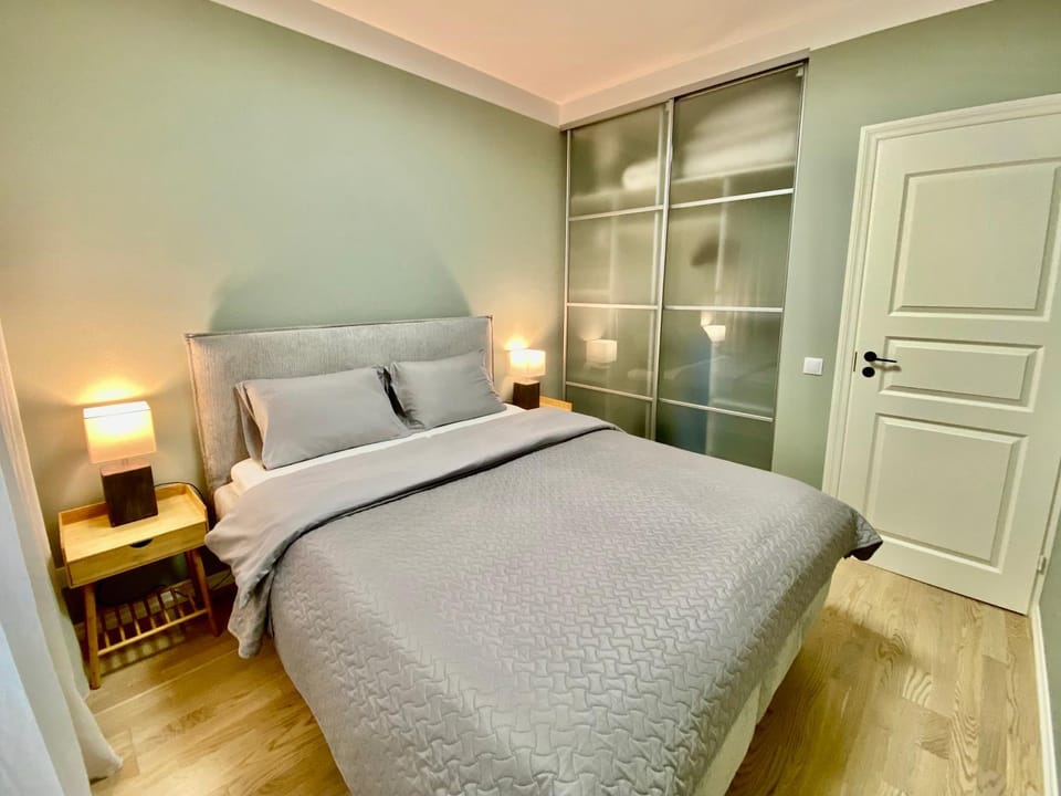 Bed, Bedroom, wardrobe