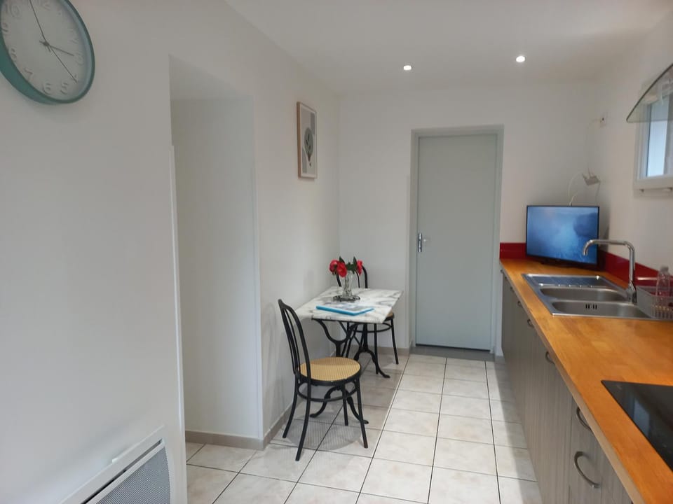 TV and multimedia, Dining area