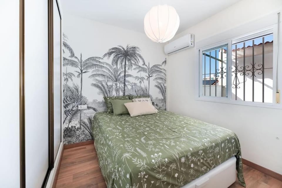 Urban Charm Rooftop Apartment with Vista Apartment in Malaga