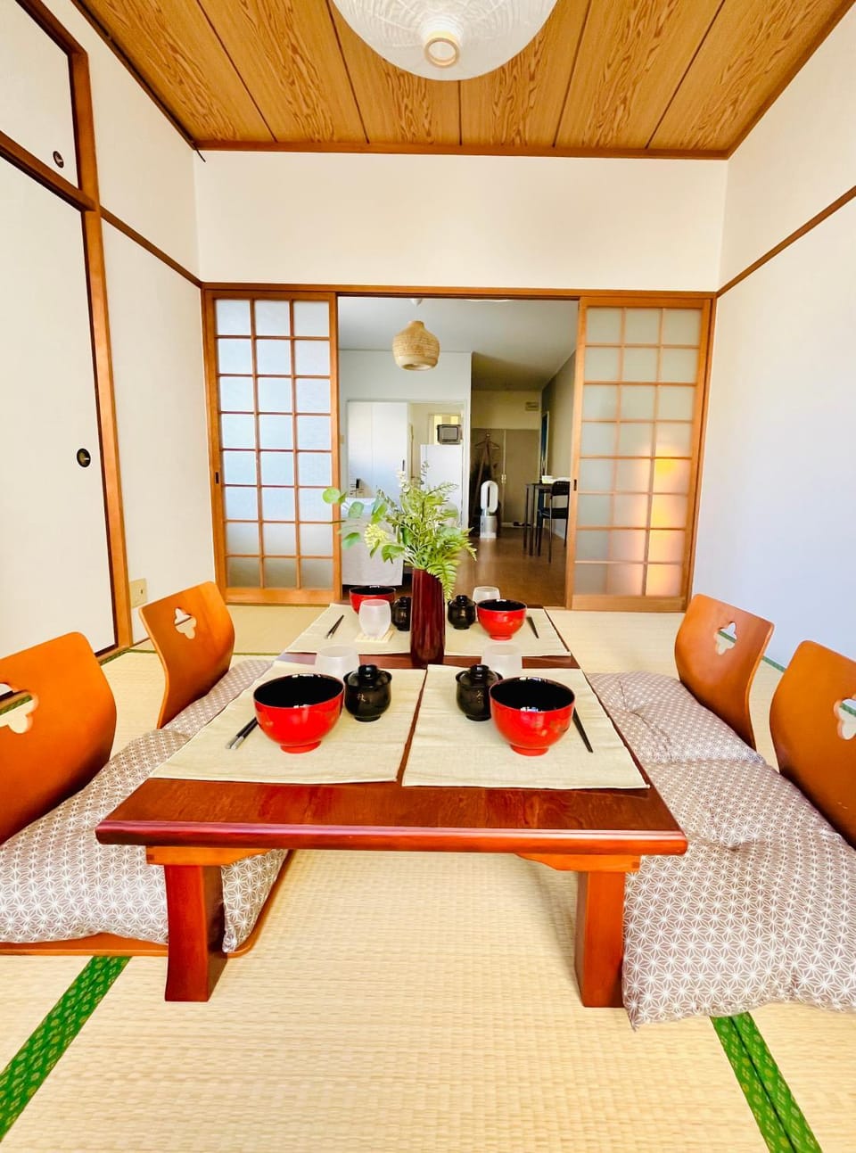 OMOTENASHI STAY OSAKA 41m2 1LDK 十三駅徒歩1分 梅田2分 神戸京都アクセス良好 和室のある家 Apartment in Osaka