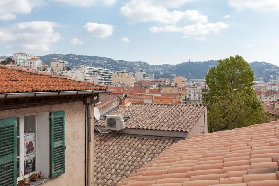 - "Mezzanine" Charmant 2 chambres Cœur de la Vieille Ville Apartment in Cannes