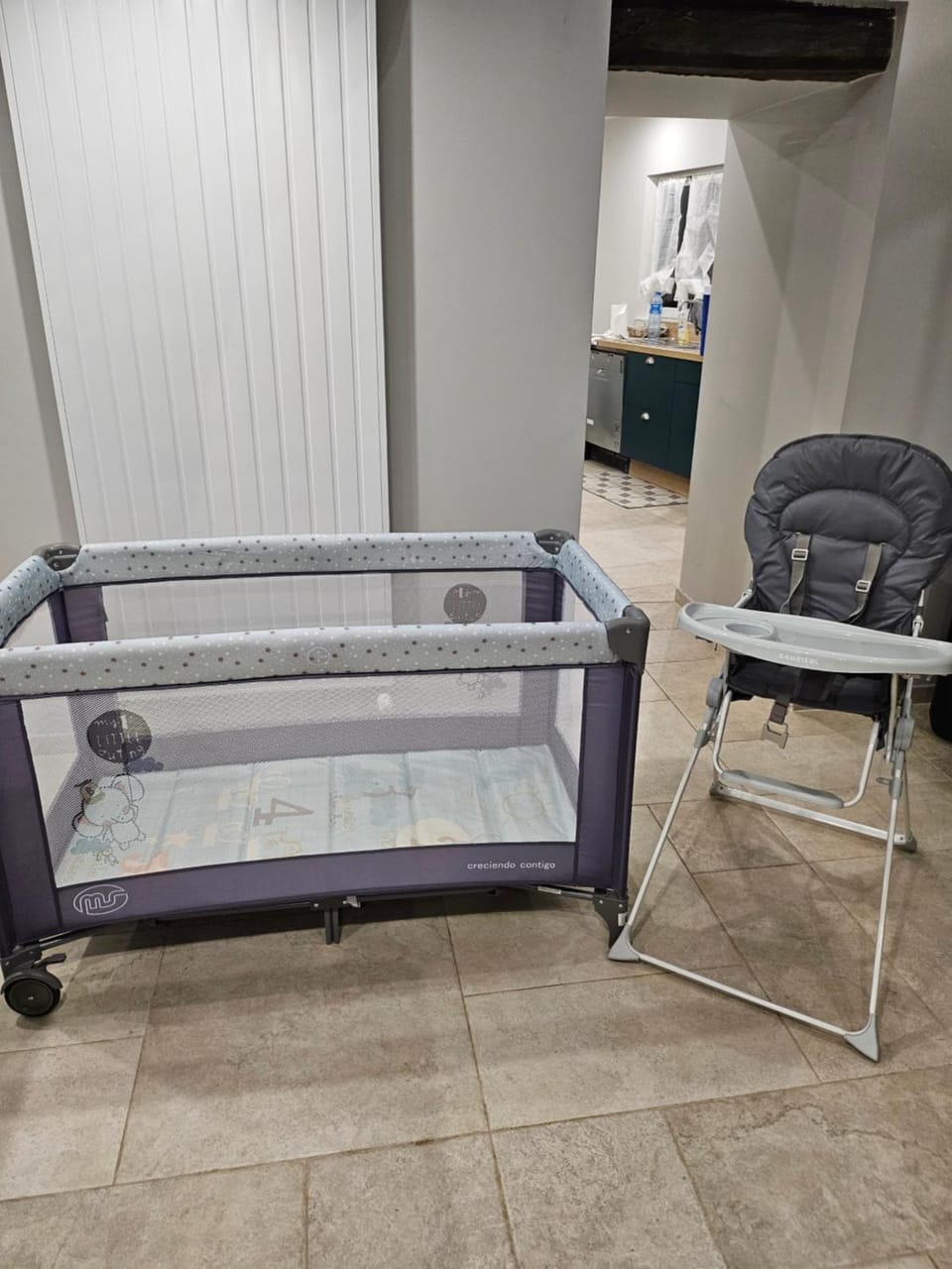 Bedroom, cot