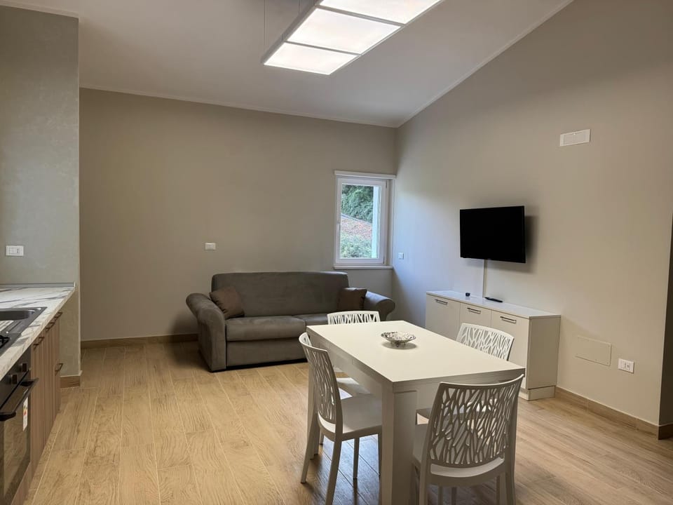 Communal lounge/ TV room, Dining area