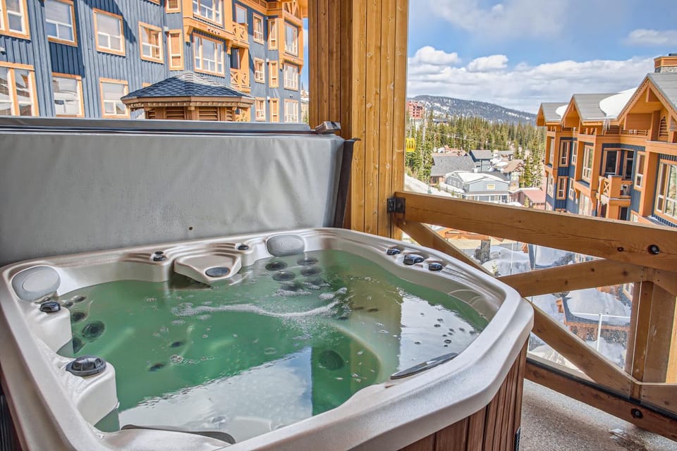 Stonegate Resort Unit B208 Apartment in British Columbia