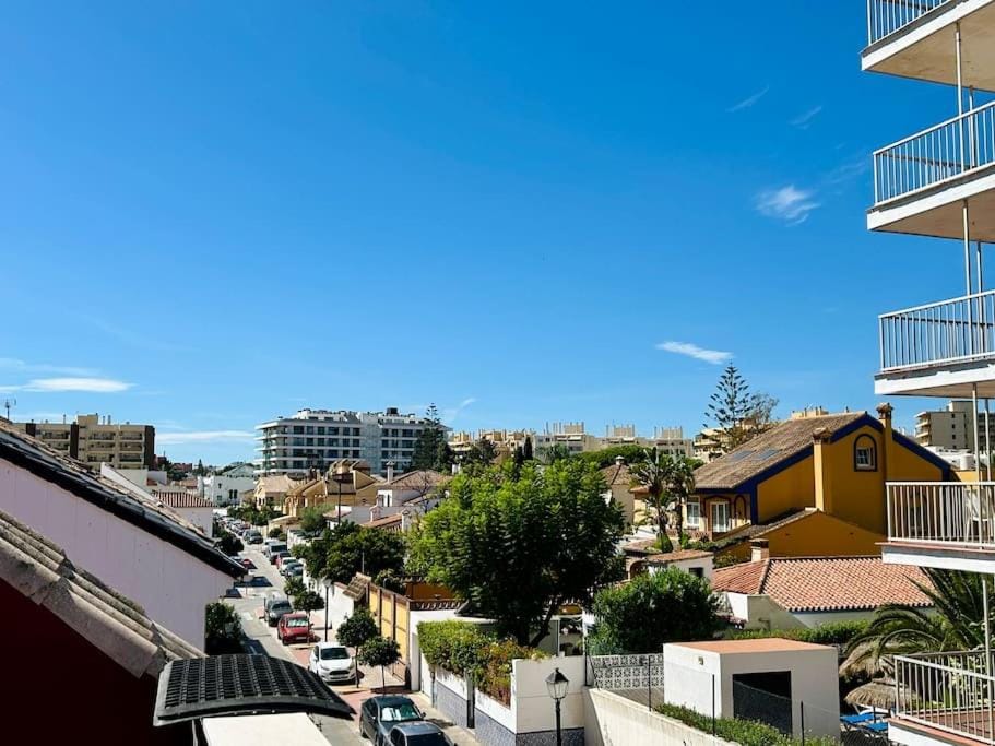 Day, Neighbourhood, Street view