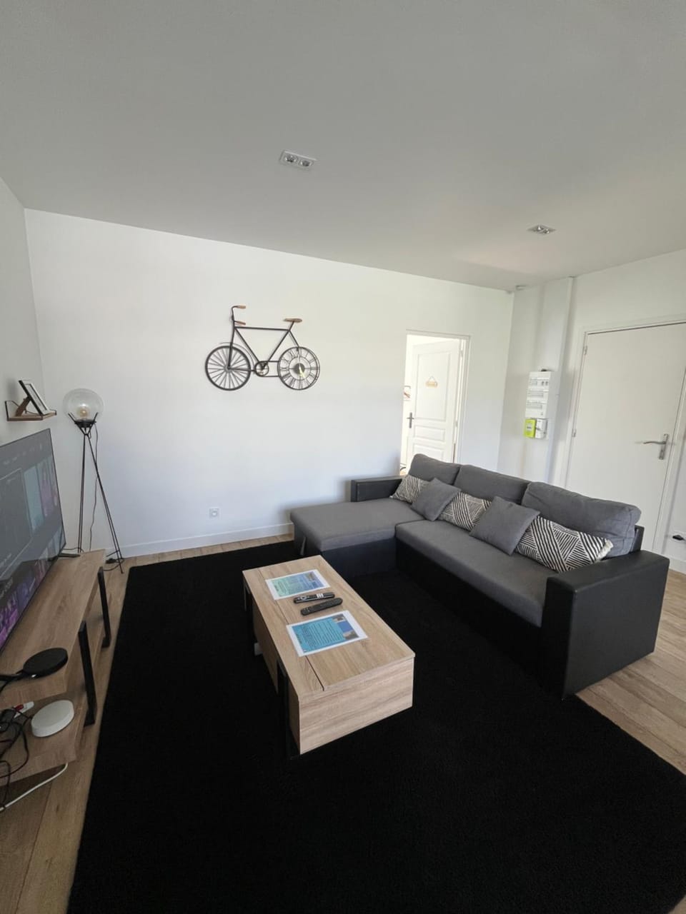 TV and multimedia, Living room, Seating area