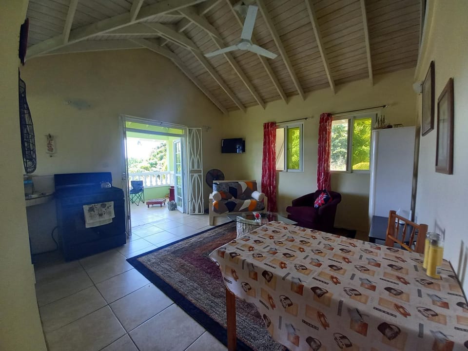Living room, Dining area