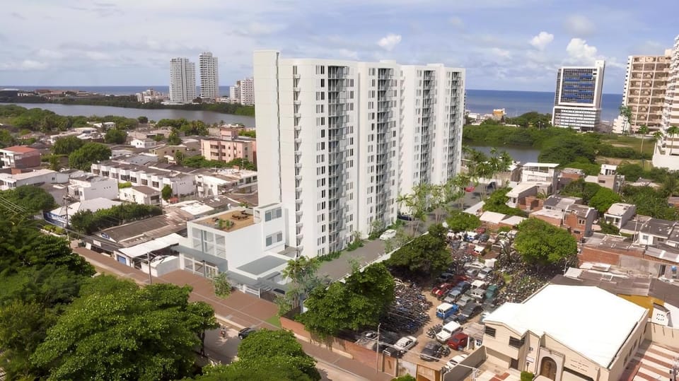 Property building, Day, Neighbourhood, Natural landscape, Bird's eye view, City view, Sea view, Street view, Location