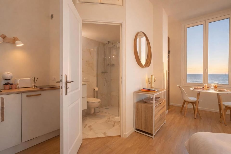 L'Etoile du Mouré Rouge # Vue Mer - Port et Plage à pied - Evasion de Rêve Apartment in Cannes