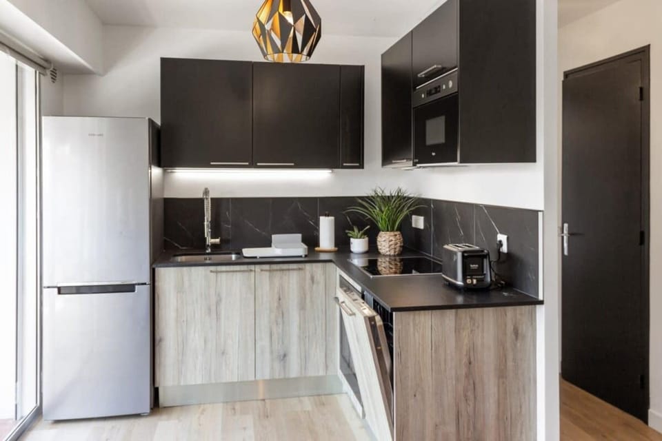 Le Mimosa - Calm - Spacious - 200m from the sea - Parking Apartment in Cagnes-sur-Mer