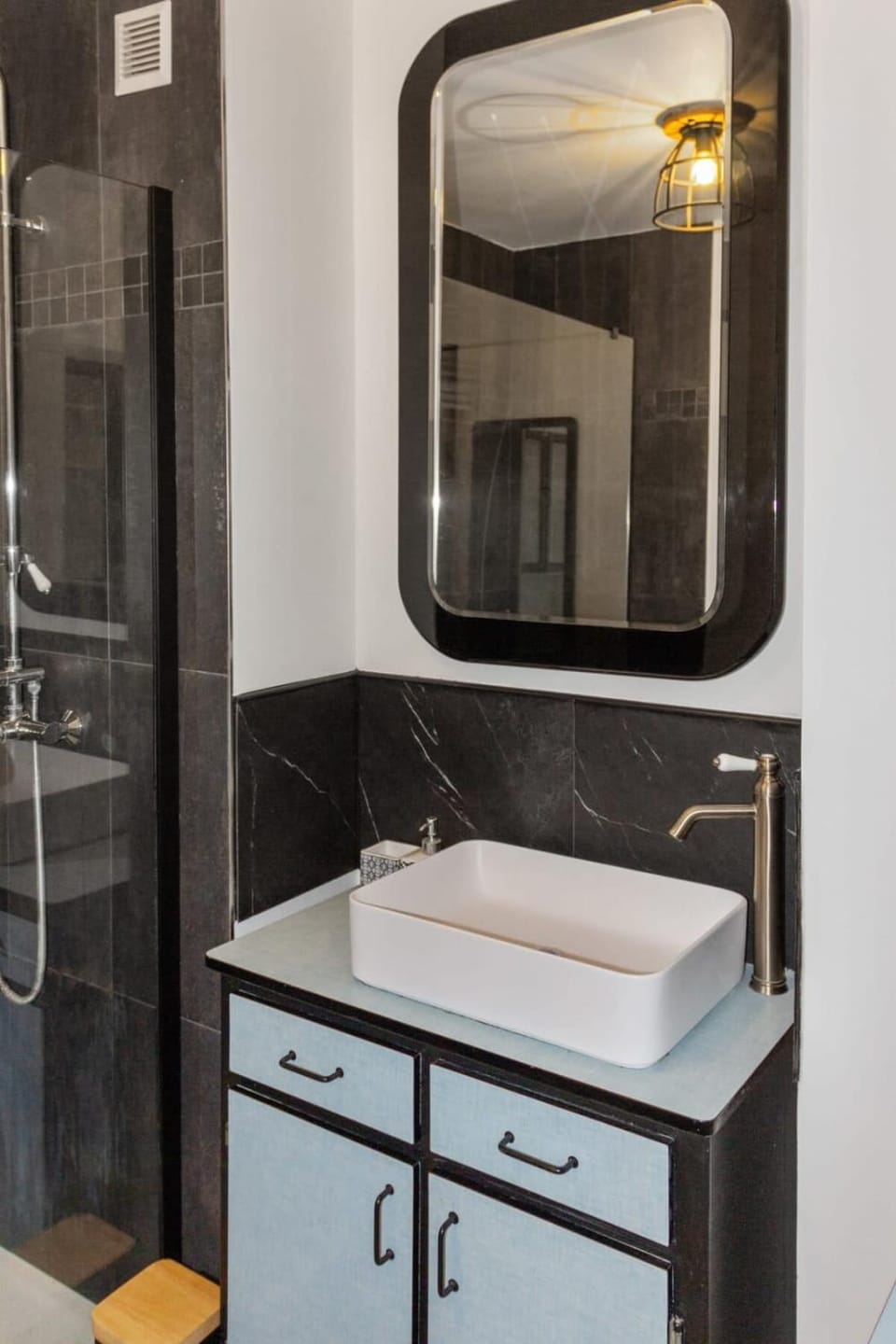 Le Mimosa - Calm - Spacious - 200m from the sea - Parking Apartment in Cagnes-sur-Mer