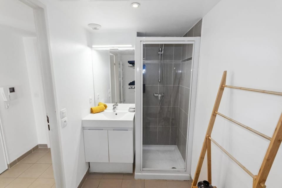 L'Eden - Quiet - Parking - WIFI - Beach Apartment in Antibes