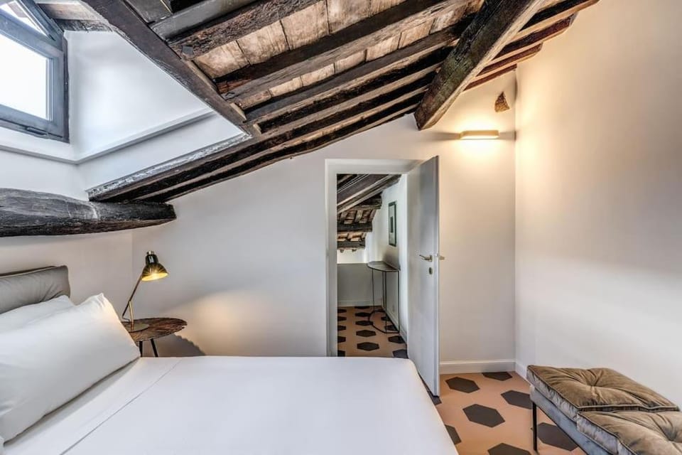 Cisterna 9 Apartment in Rome