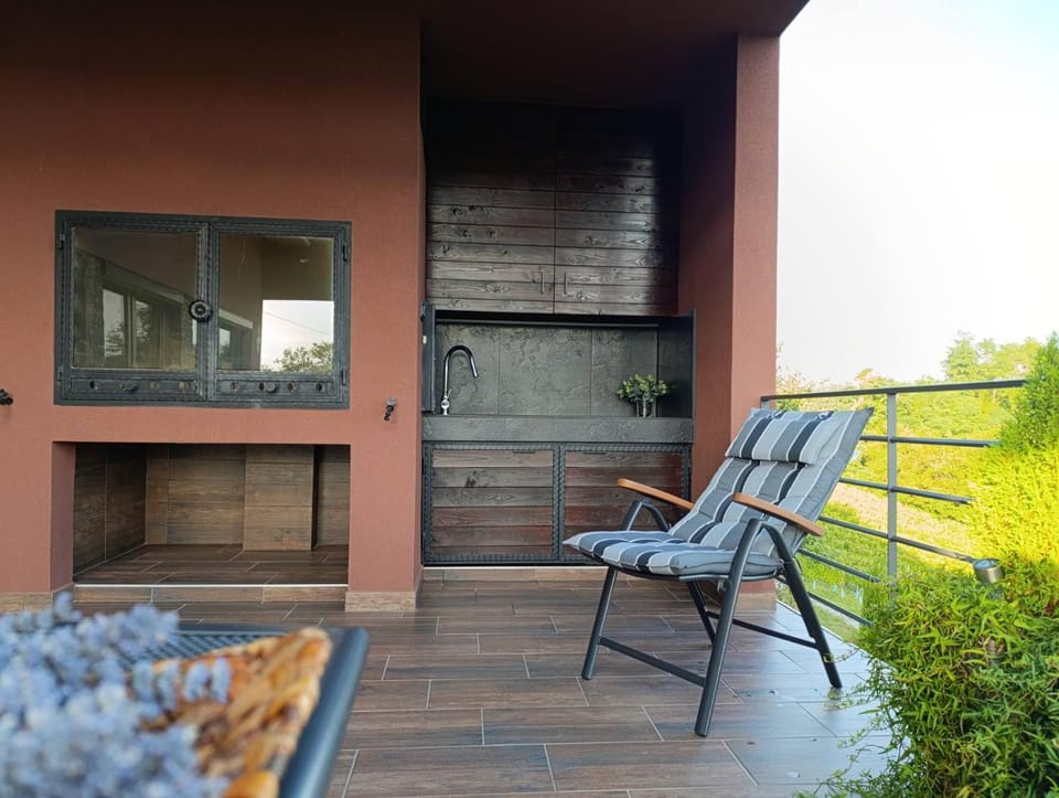 Day, BBQ facilities, View (from property/room), Balcony/Terrace