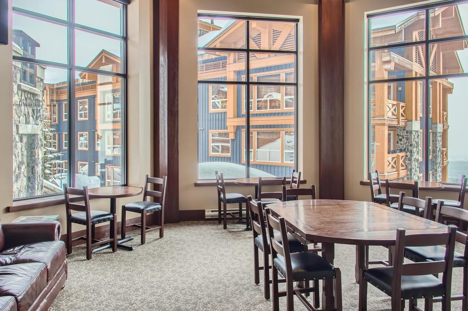 Stonegate Resort Unit B102 Apartment in British Columbia