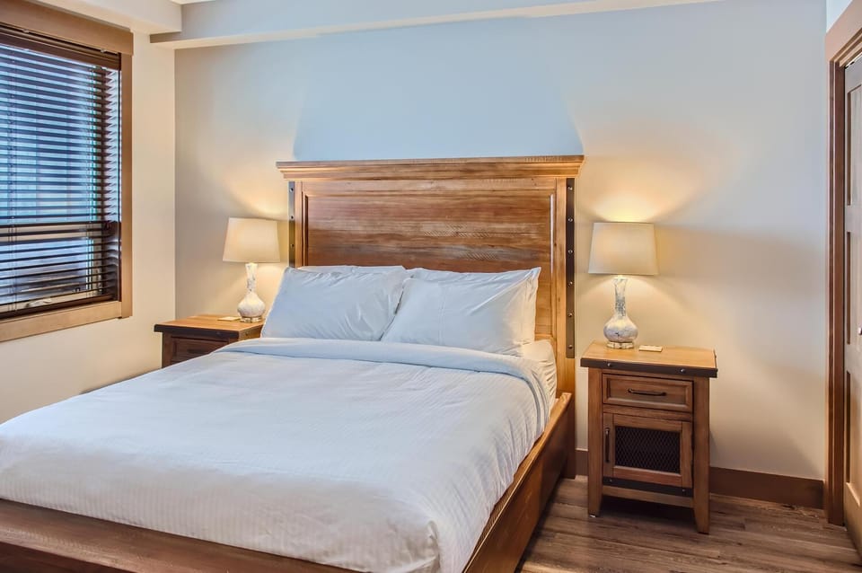 Stonegate Resort Unit B102 Apartment in British Columbia