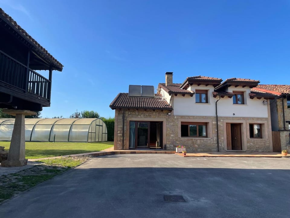 Property building, Facade/entrance