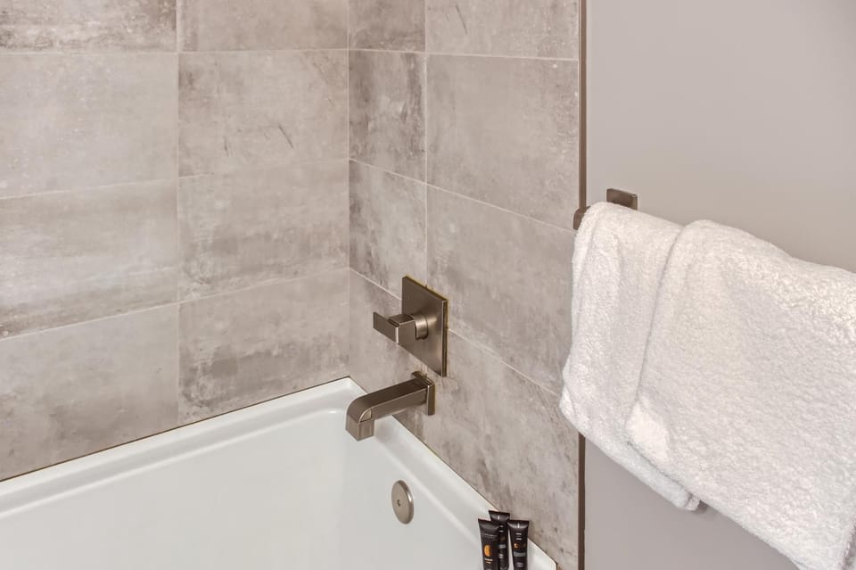 Stonegate Resort Unit B108 Apartment in British Columbia