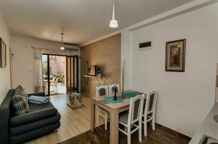 Apartmani Brajovic Apartment in Dubrovnik-Neretva County