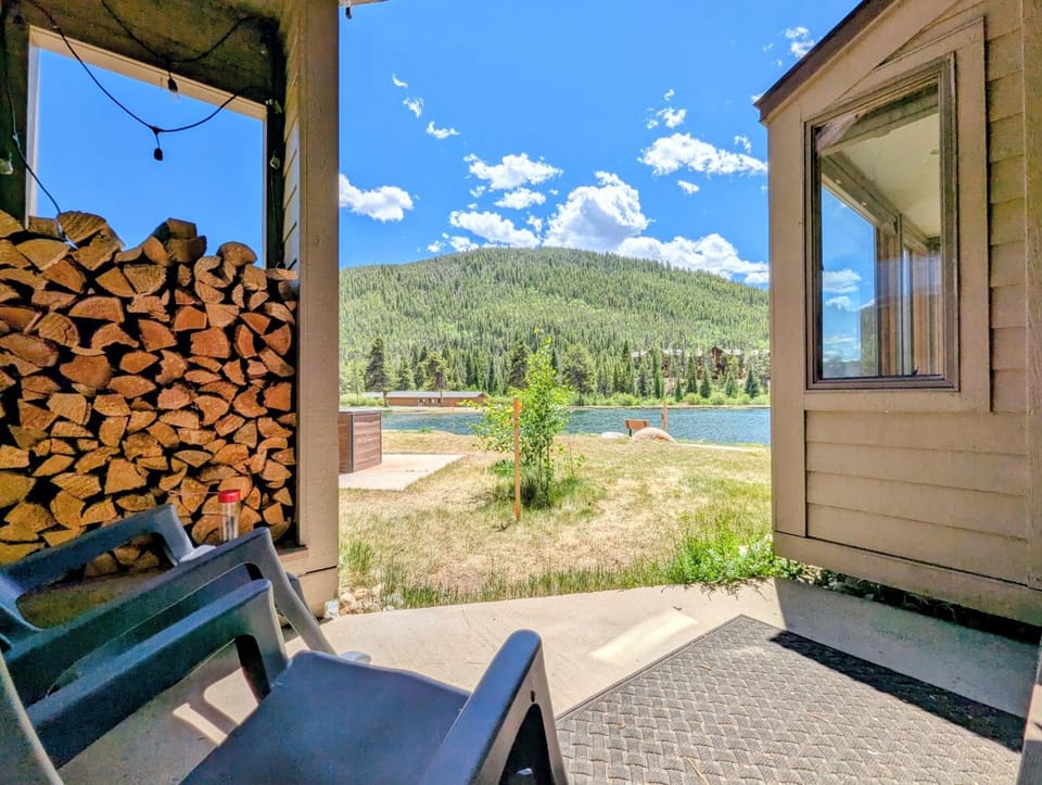 Patio, Day, Natural landscape, Summer, Garden, View (from property/room), Lake view, Mountain view, fireplace