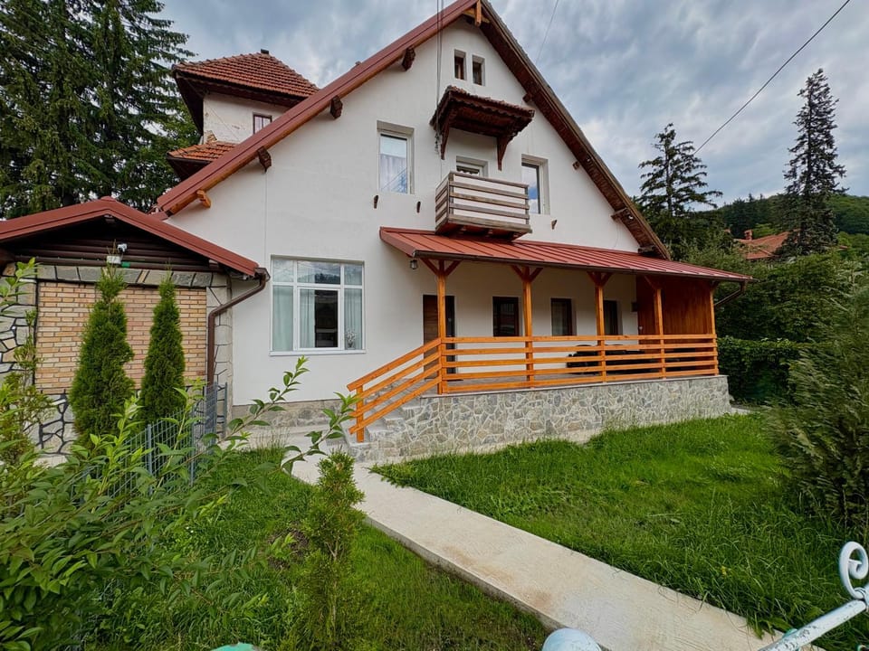 Property building, Garden, Garden view
